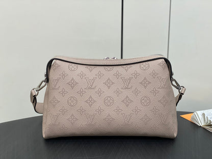 hand it all pm 29cm dark beige mahina calfskin