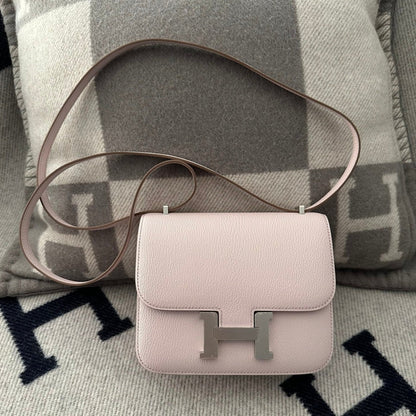 CONSTANCE 18 LIGHT PINK CHEVRE SILVER HARDWARE